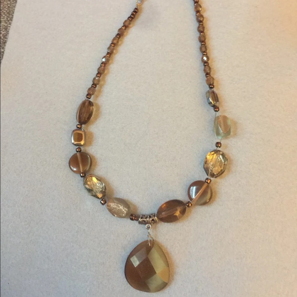 CHICO’S Shimmery Beaded Pendant Necklace